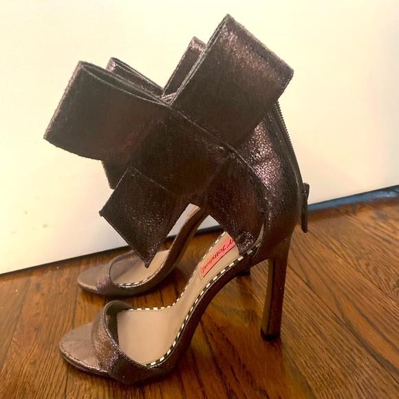 Bow Betsy Johnson Heels - Picture 3 of 4